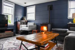 Peaceful apartment on 3.5 acres w/ Artist studio. - Image 3