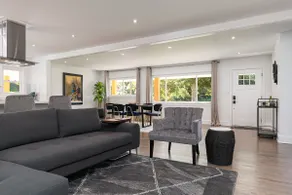 The Oak Tree Oasis - Huge + 2 Master Bedrooms - Image 3