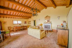 Farmhouse with private pool - Image 5