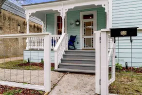 Historic home with heated Mini Pool walking distance to downtown San Antonio! - Image 3