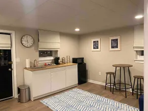 Cozy Basement Apt, Walk to UVA - Image 2