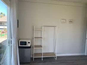 Renovated and comfortable guest suite - Image 2