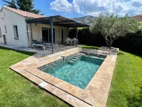 Private house with pool & fenced garden - Image 5