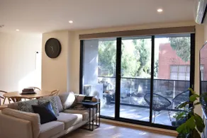 Charming 2 Bedroom Apartment In Richmond Close to MCG - Image 2