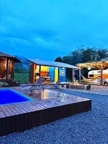 Amazing Cabin Trailer, Jacuzzi and Pool. - Image 4