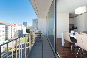 LovelyStay - Casas Brancas - Modern Apartment with Balcony & free private parking - Image 3