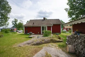 Cosy house with lake view - Image 5