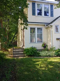 Private upper unit (Apt B) near Beaver Lake - Image 3