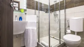 White Apartman Mini 2 for 2 (wifi, free parking) - Image 5