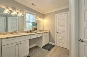 Luxurious Ladson A- Greenville, South Carolina - Image 4