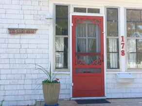 The Story House - Summerside Restored 3 Bed/2 Bath - Image 2