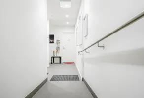 U201 Brunswick Living Top flor Balcony Close to APT n CBD FreeWifi Tram Doorstep - Image 4