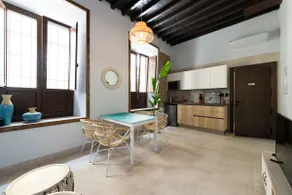 Ground Floor Apartment A, high wooden ceilings - Image 3