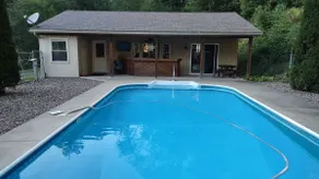 3-bedroom house with pool next to stream & river - Image 2
