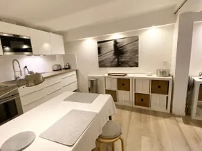 Paris studio overlooking garden - Image 5