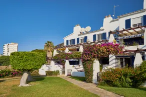 Mediterranean beachfront apartment - Image 4