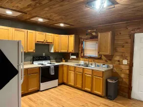 Cedar Cabin With Stunning View Sleeps 4+ - Image 3