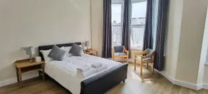 Entire 2 bedroom Apt in central location, Newly Refurbished - Image 2