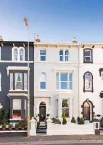 Large Luxury House, Teignmouth sleeps 16 hot tub - Image 2