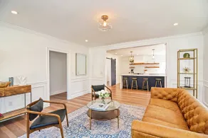 SailHouse Downtown Mystic Lux 2BR Family Getaway 3 Min Walk - Image 2