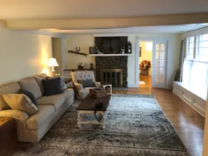 Carriage House - Image 4