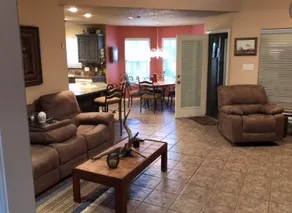 Charming Holly Lake Ranch and Country Home - Image 2