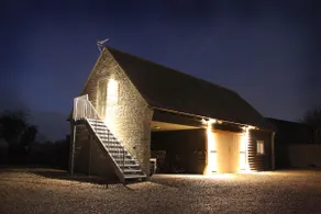 The Guest Cottage at Priory Barn, Alvescot - Image 4