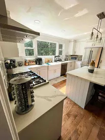 Spacious Cape Cod Guesthouse - Image 4