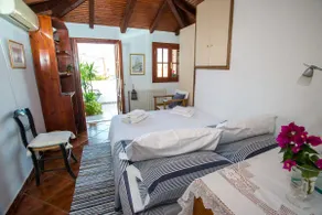 Rustic 2BD in the heart of town - Image 3