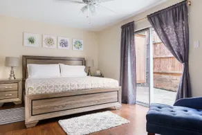 Stylish Katy Trail Connected Apartment - Image 4