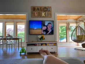 Lake View Cottage / Fenced in Yard / Pet Friendly - Image 3