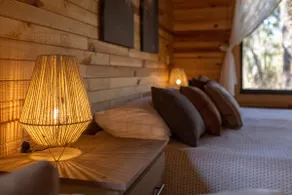 Water deer cabin #32 with Jacuzzi, ideal for couples - Image 5