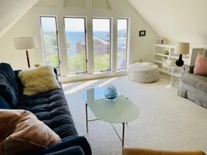Cottage with Iconic Harbor and Mountain Views - Image 2
