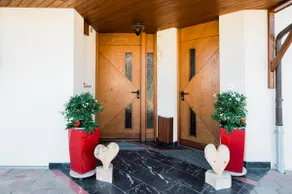 Studio with private bathroom and kitchen. - Image 5