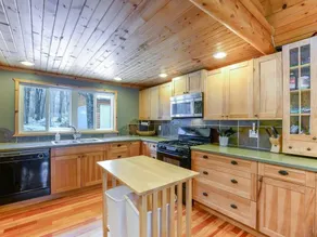 Connors Lake Cabin - Image 4