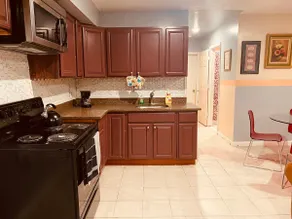 Stylish 3BR | 10 Min to NYC & EWR | Free Parking - Image 5