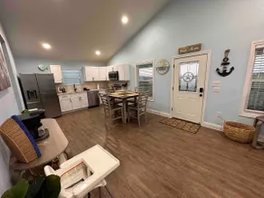 Beau's Bungalow at Holiday Beach Pet Friendly! - Image 2