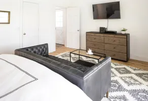 Amazing Hampton Styled Getaway - Image 5