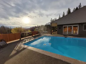 Snow Springs Pool House w/ PRIVATE heated, hotsprings pool! 5 bedrooms,Sleeps 15 - Image 4