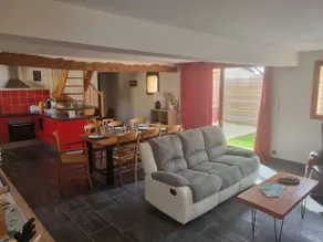 130 m² house, baby-friendly, shops, 3 km from the sea - Image 3
