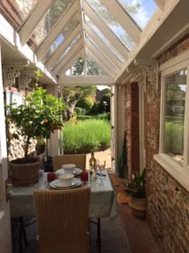 Stone Cottage, Secret Garden Separate Entrance - Image 3