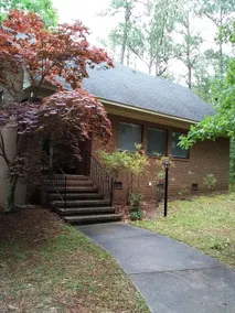 Carli's Unique Cozy Cottage No Cleaning Fee! - Image 2
