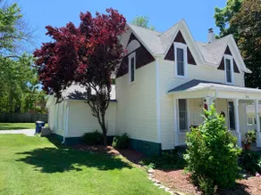 Romantic Historic Cottage in the Ozarks! - Image 2