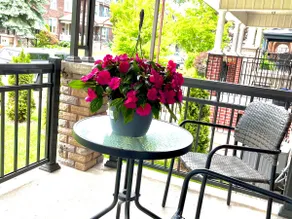 Comfortable Three Bedroom Home , Trinity Bellwoods - Image 2
