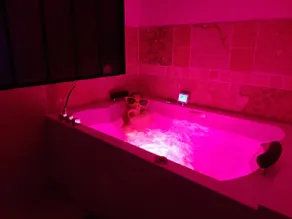 Cozy accommodation with valley views and Jacuzzi - Image 2