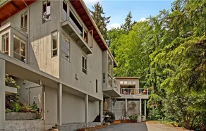 Oasis w/ heated indoor pool, hot tub & lake views - Image 3