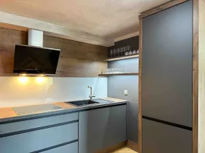 LUX residence, A/C, VIP parking, city view - Image 5