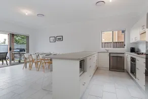 5B Bent Street - stor duplex med ducted air con, WIFI & Foxtel - Image 5