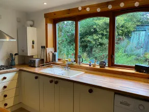 Cosy old cottage, close to Huntly train station - Image 3