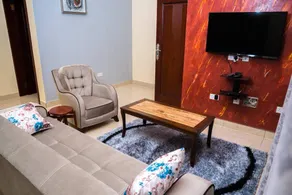 YvonneEx Luxury Apartments - Image 2